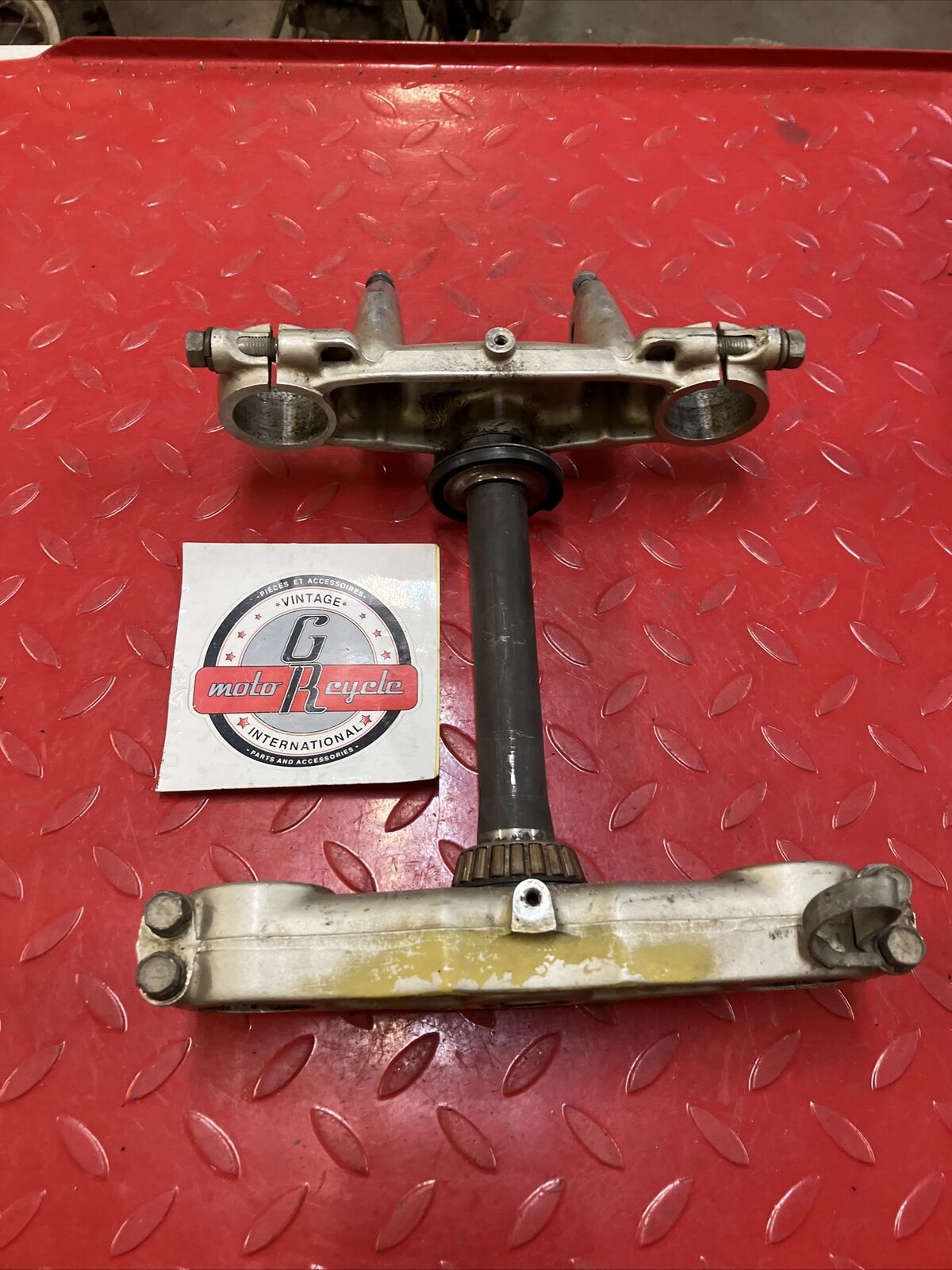 Suzuki RM125 1982 steering stem triple clamp tree 1981