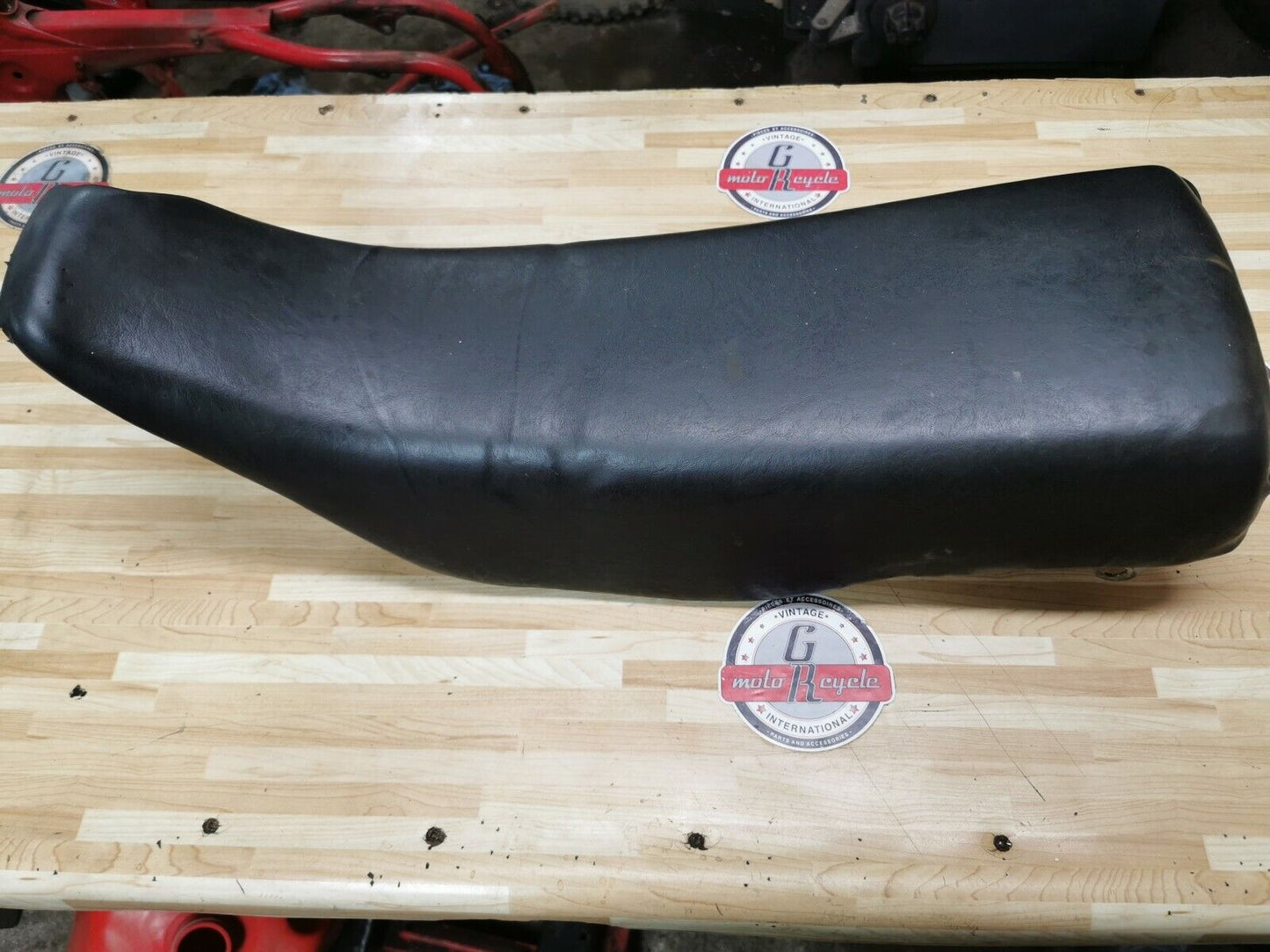 Honda CR125R 1984 seat saddle pan 2