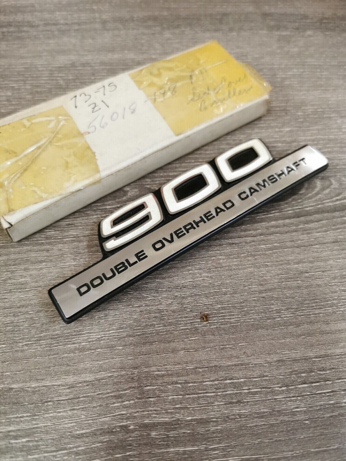 NOS KAWASAKI Z1 900 1973 - 1975 Side Cover Emblem 56018-198 K28