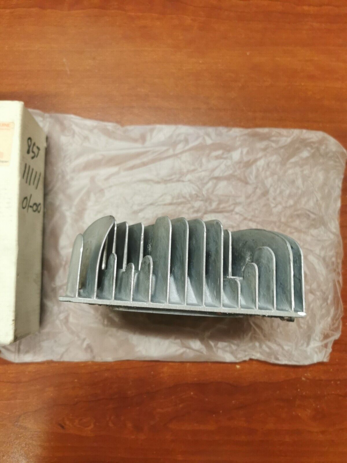 NOS Yamaha 1989 1990 ET400 CYLINDER HEAD 1 85T-11111-01-00 Y87