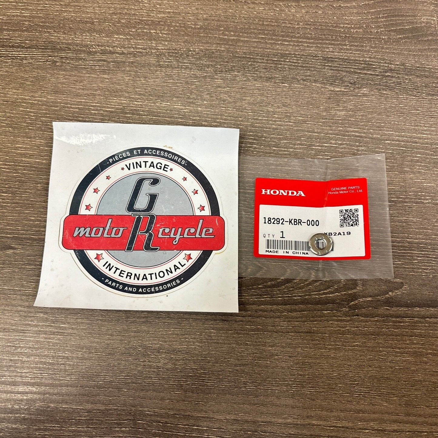 NOS Honda CB1100SF CHA125 CN250 CRF100F PROTECTOR GASKET 18292-KBR-000 H158