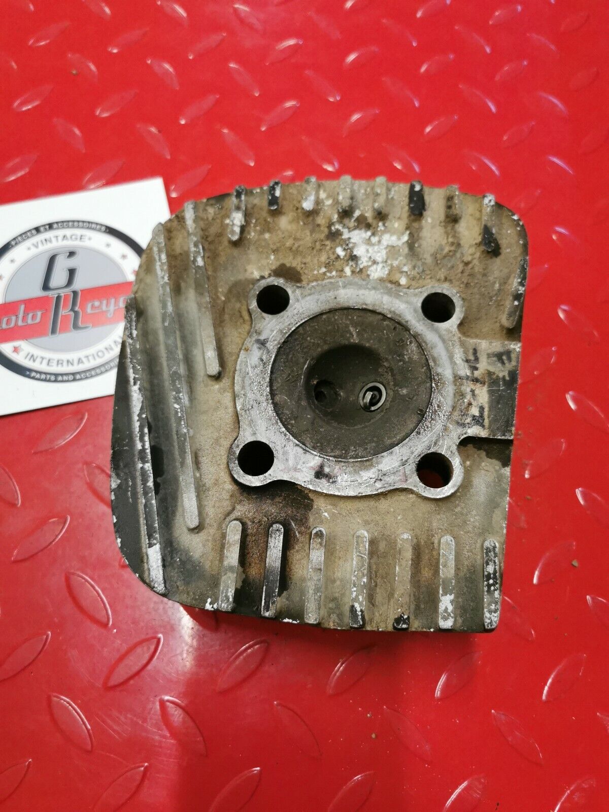 Kawasaki F7 1974 1975 cylinder head jug barrel cover T