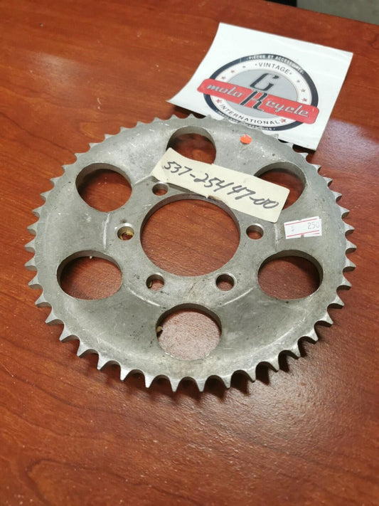 NOS Yamaha 1976 YZ125 REAR DRIVE SPROCKET 47T 537-25447-00-00 Y90