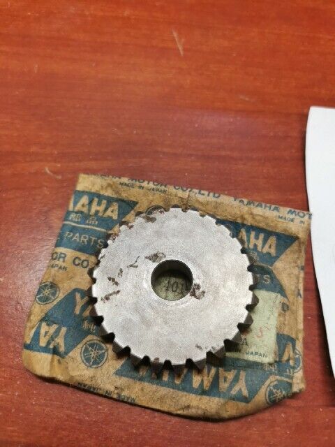NOS Yamaha AT2 DT125 MX125 MX175 YZ125 KICK IDLE GEAR 401-15651-00-00 Y124