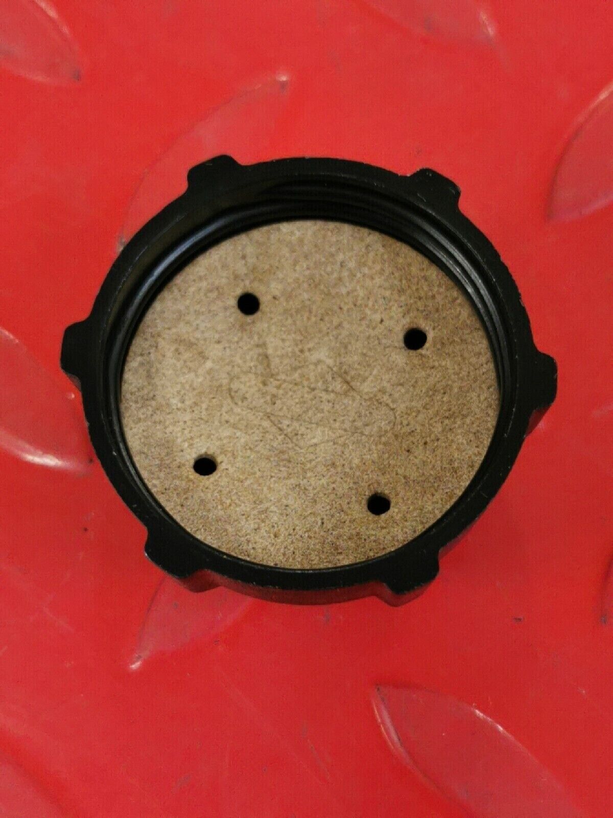 NOS Briggs & Stratton Fuel Tank Cap 497929S A3