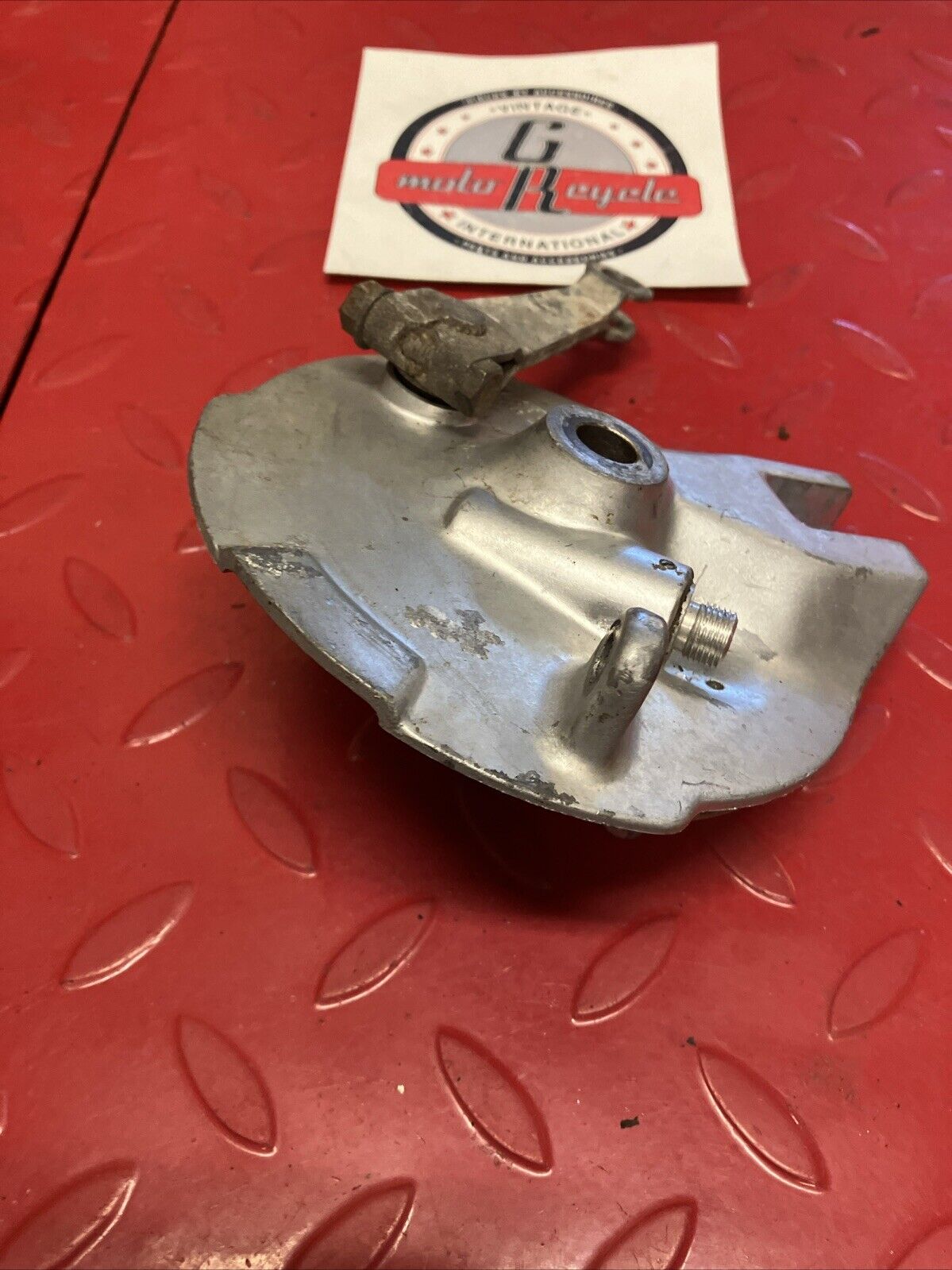 Suzuki RV90 1975 Front brake panel plate drum speedometer gear