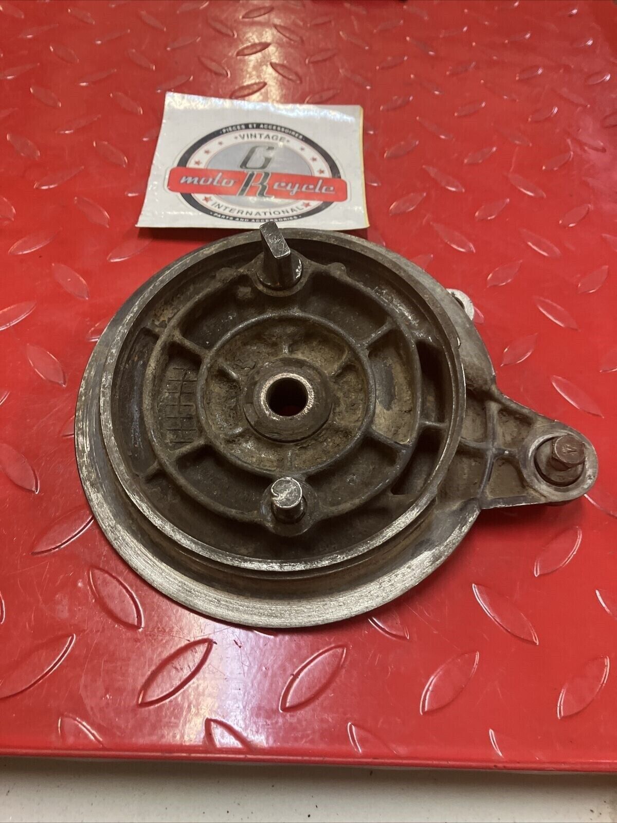 Suzuki RM125 1985 rear brake panel hub cover drum