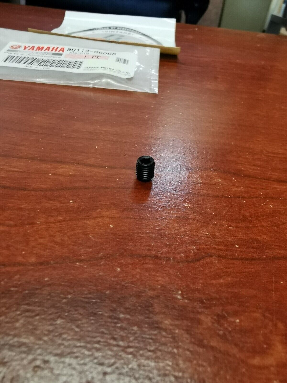 NOS Yamaha PZ50 VX700 MM700 PZ500 SECONDARY SHEAVE SET BOLT 90113-06006-00 Y84
