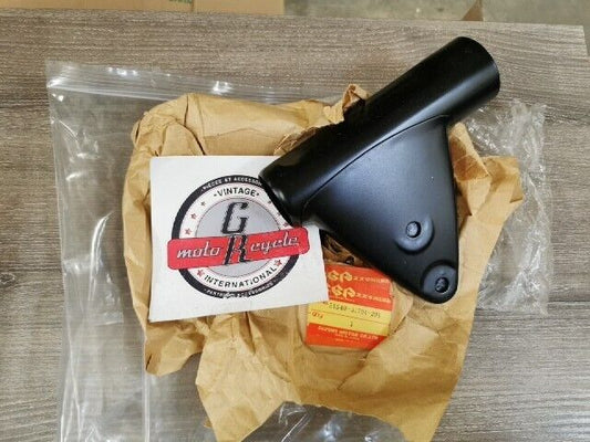 NOS SUZUKI GT550 1973 - 1977 BRACKET HEADLAMP LEFT 51540-31701-291 S55