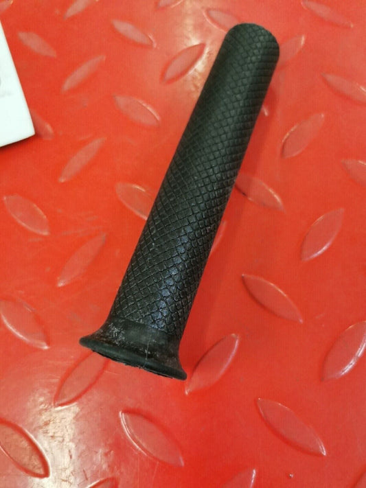 NOS Arctic HANDLEBAR GRIP  5.60 Inch 2606-084  A3