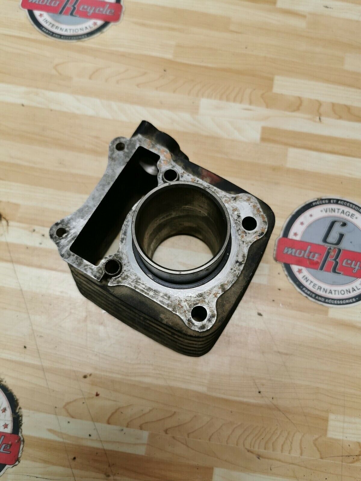 Suzuki DR100 1985 cylinder jug barrel