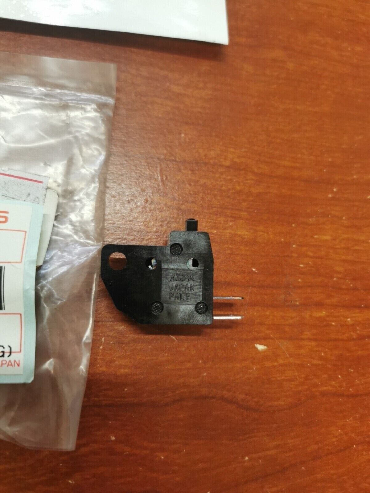 NOS Kawasaki VN1500 ZX600 ZX900 ZX750 BRAKE LIGHT SWITCH 27010-1170 K27