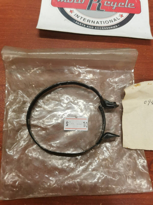 NOS Suzuki TC125 RM60 GT750 TS400 TUBE CLAMP 09402-00226 SUB. 09402-58306 S19
