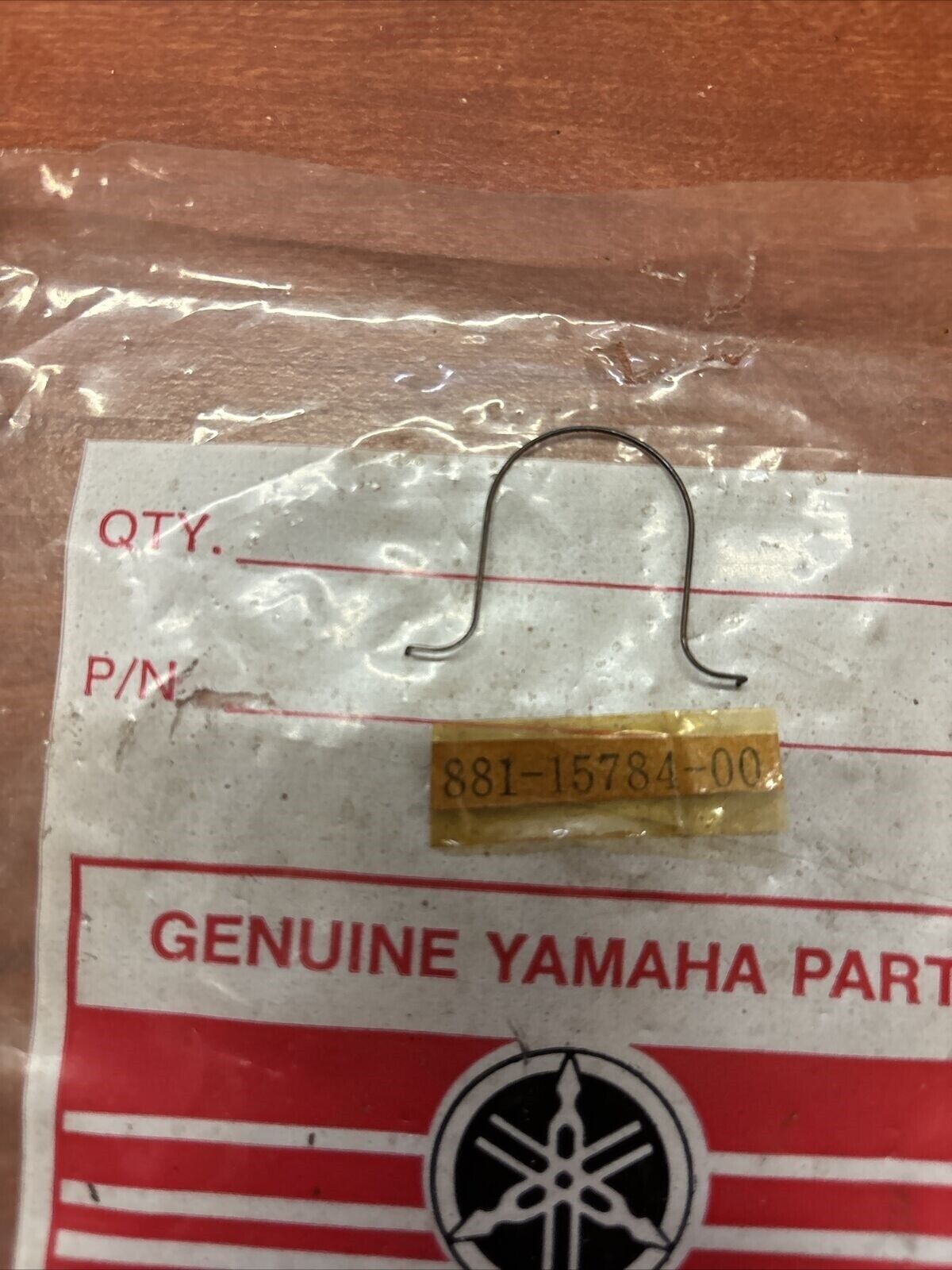 NOS Yamaha 1974 GP246F RETURN SPRING 881-15784-00-00 Y177