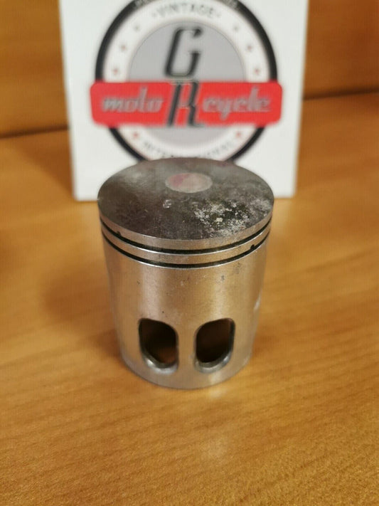 NOS YAMAHA YZ80 1976 PISTON STD SUPERCEDED BY 2J5-11631-00-97 Y46