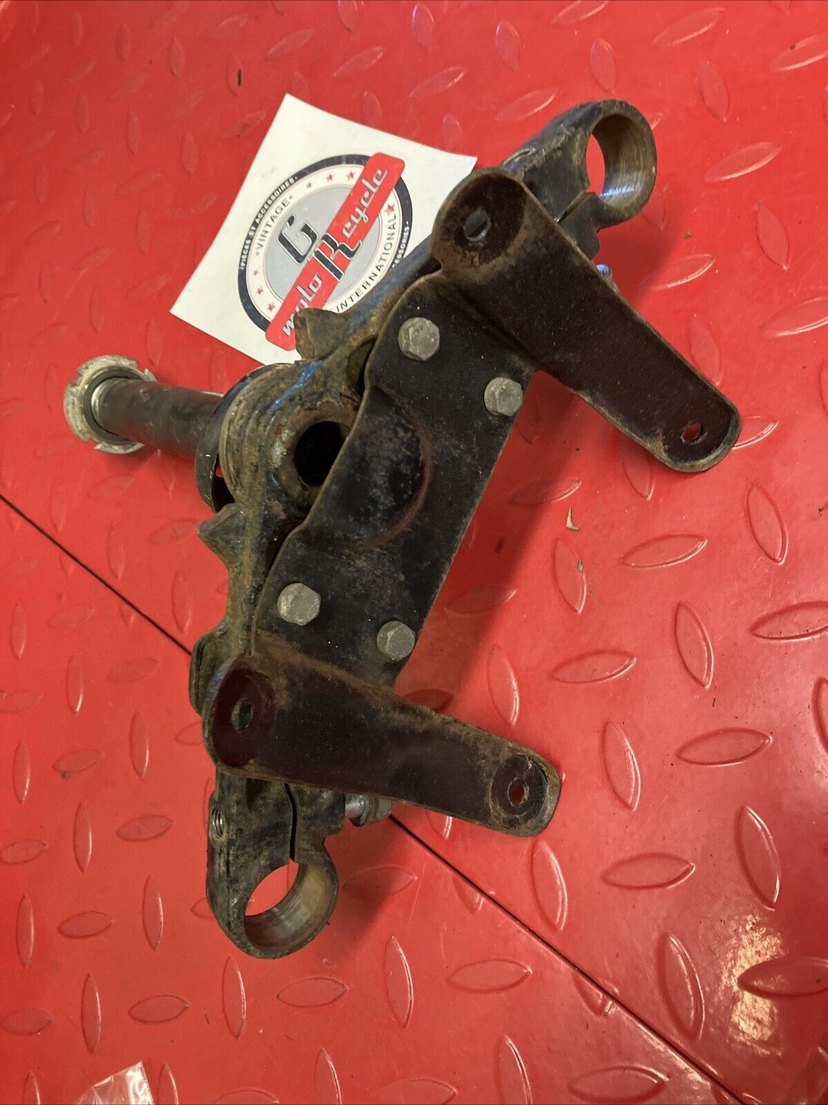 Suzuki RV90 1975 Steering stem triple tree clamp fender bracket 1973 - 1977