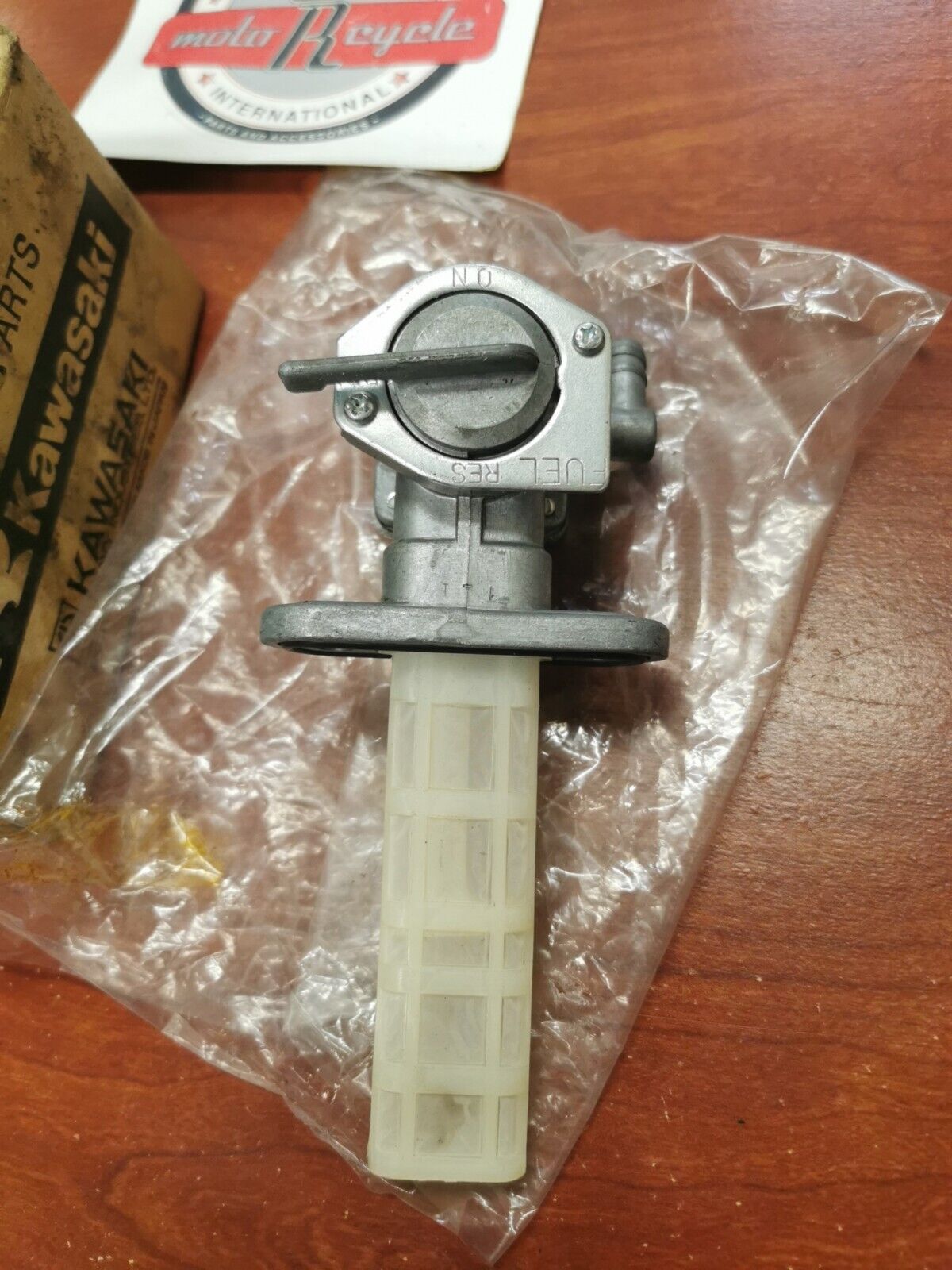 NOS Kawasaki 1977 - 1980 KZ650 FUEL TAP PETCOCK 51023-1023 K34