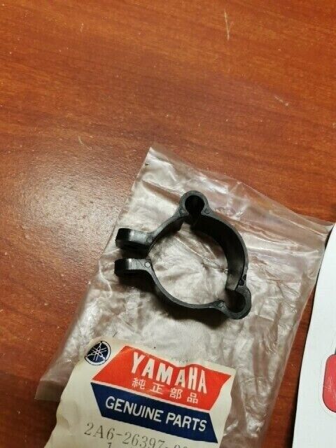 NOS Yamaha DT125 DT125MX DT175 RT180 CLAMP 2A6-26397-00-00 Y109