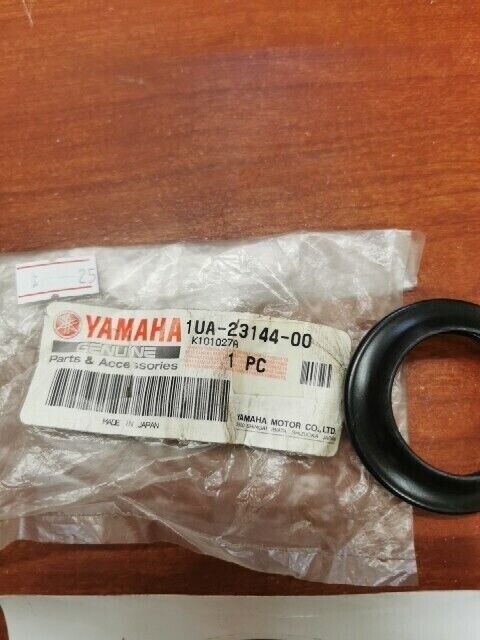 NOS Yamaha XS400 RD350LC DUST SEAL 1UA-23144-00-00 Y103