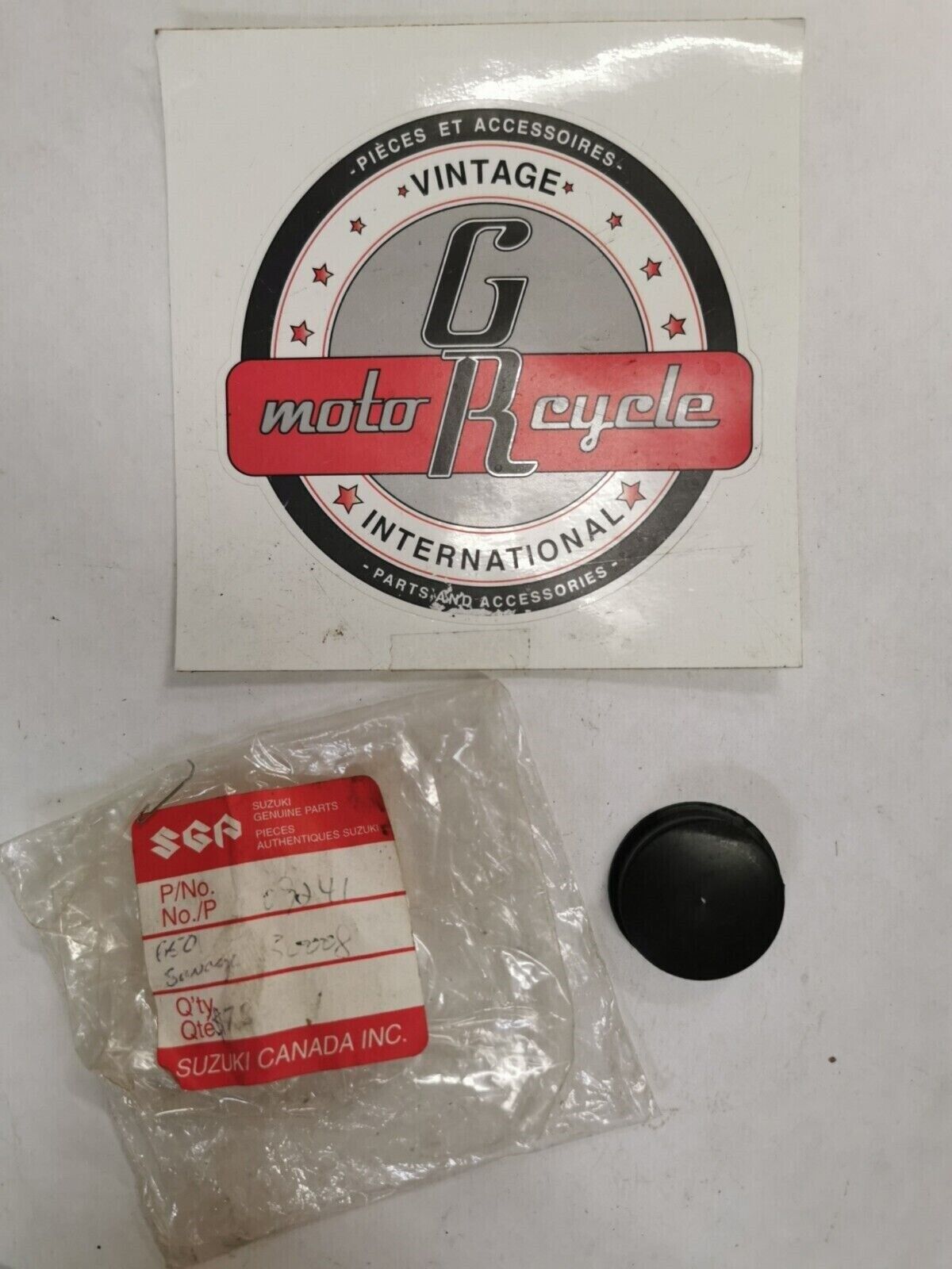 NOS SUZUKI LS650 C90 VS1400 VL1500 PLUG 09241-30008 S28