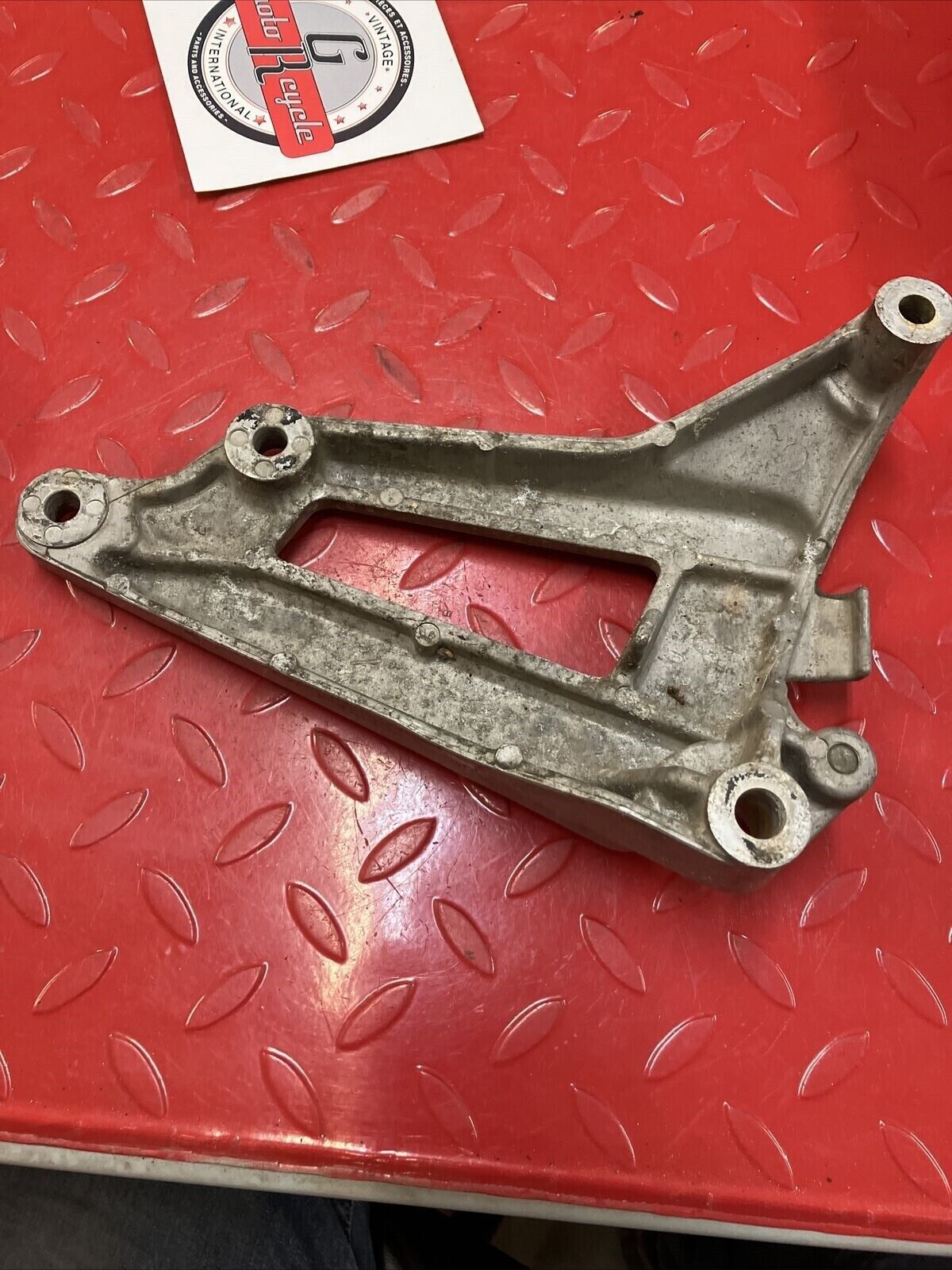 Yamaha XV500 Virago 500 left muffler silencer bracket footpeg holder mount