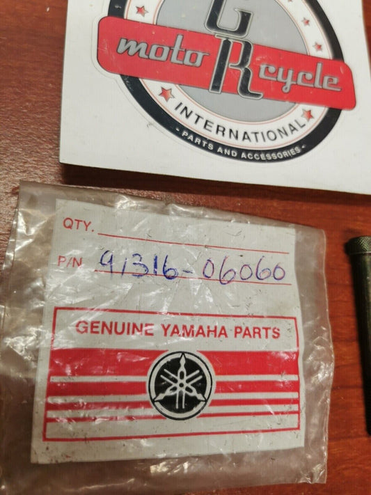 NOS YAMAHA BOLT (4MY) 91316-06060-00 SUB. 91317-06060-00 Y72