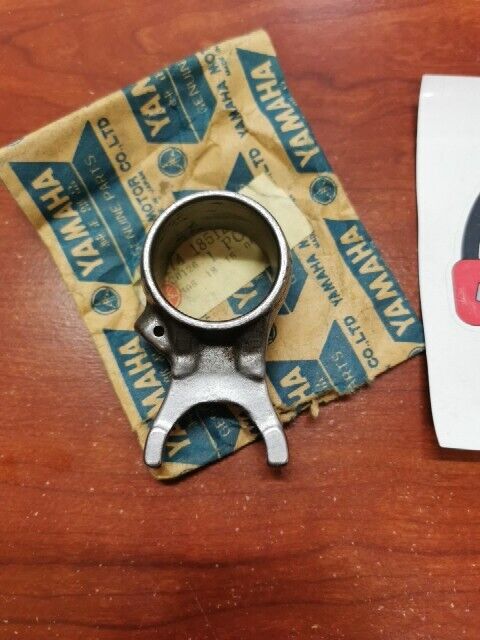 NOS Yamaha CS3 CS5 RD200 YCS1 SHIFT FORK 174-18512-00-00 SUB 174-18512-01-0 Y116