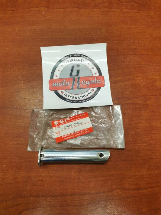 NOS Suzuki GT250 GZ250 DR200 TU250 VL800 GS1000 FOOT PEG BAR 43610-03001 S20