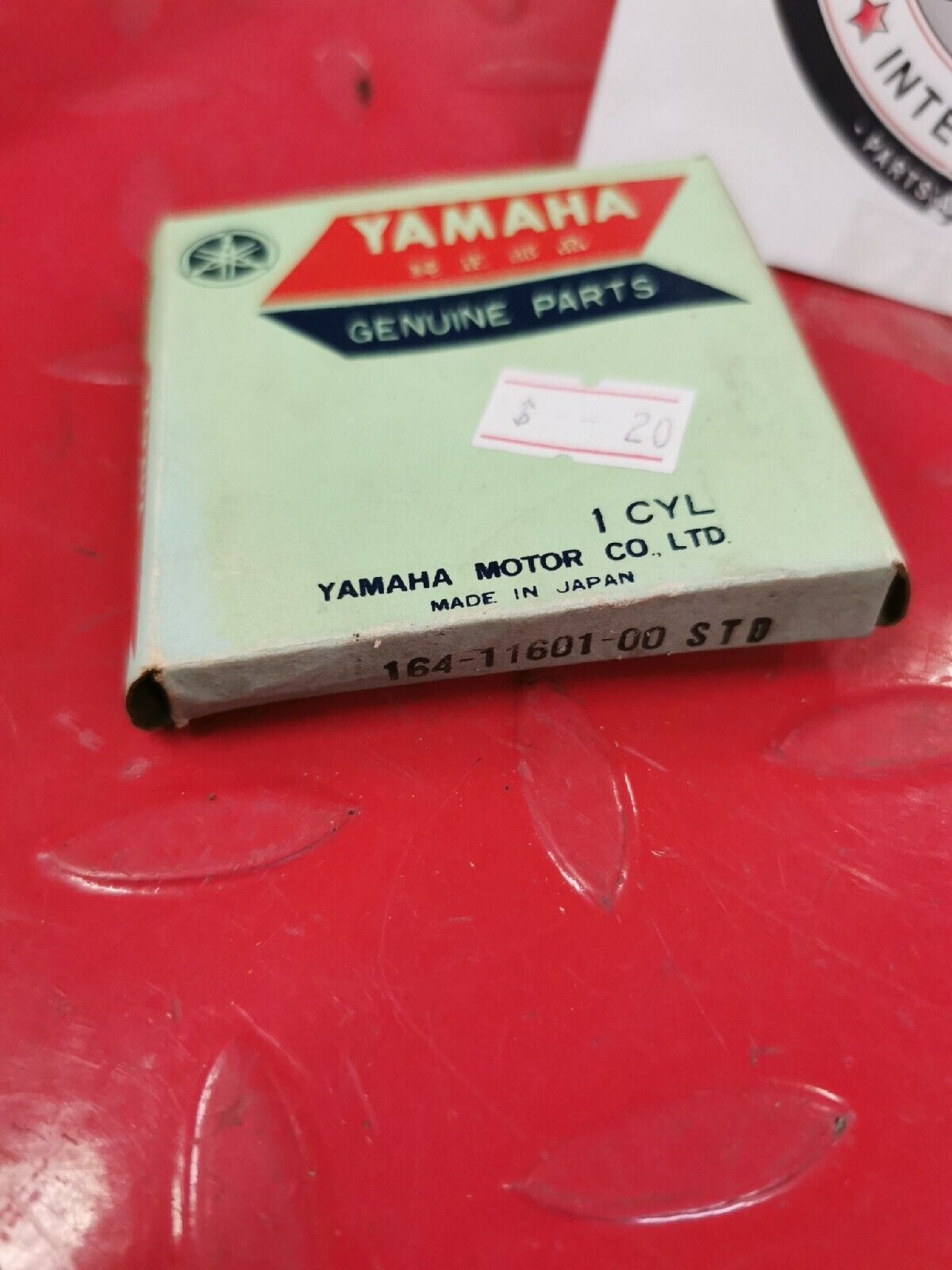 NOS YAMAHA  YCS1  1968  PISTON  RING SET  STD   164-11601-00-00 Y51