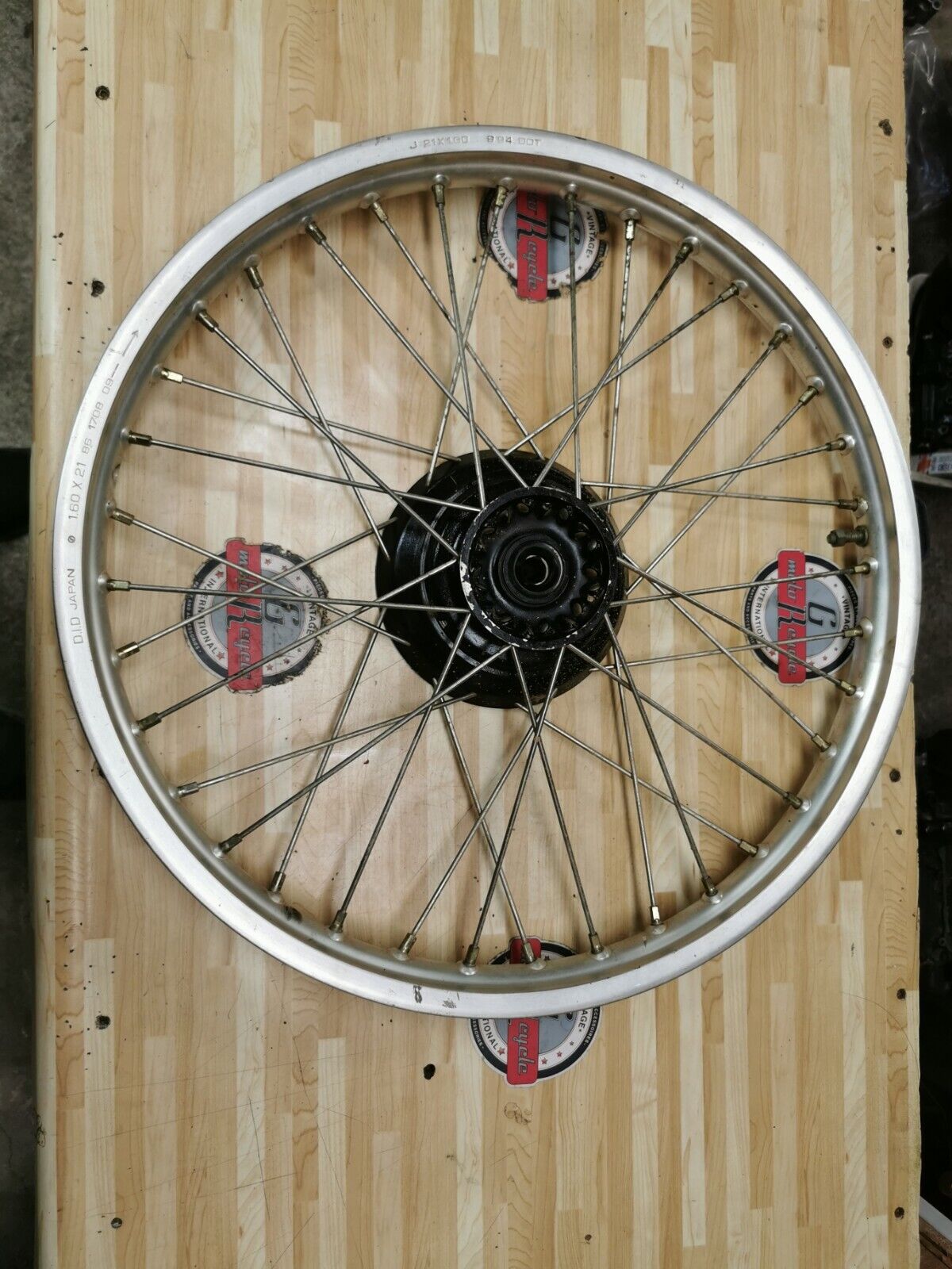 Honda XR200R 1996 front wheel hub rim 1994 - 2002 44650-KT0-306 44601-KK0-770