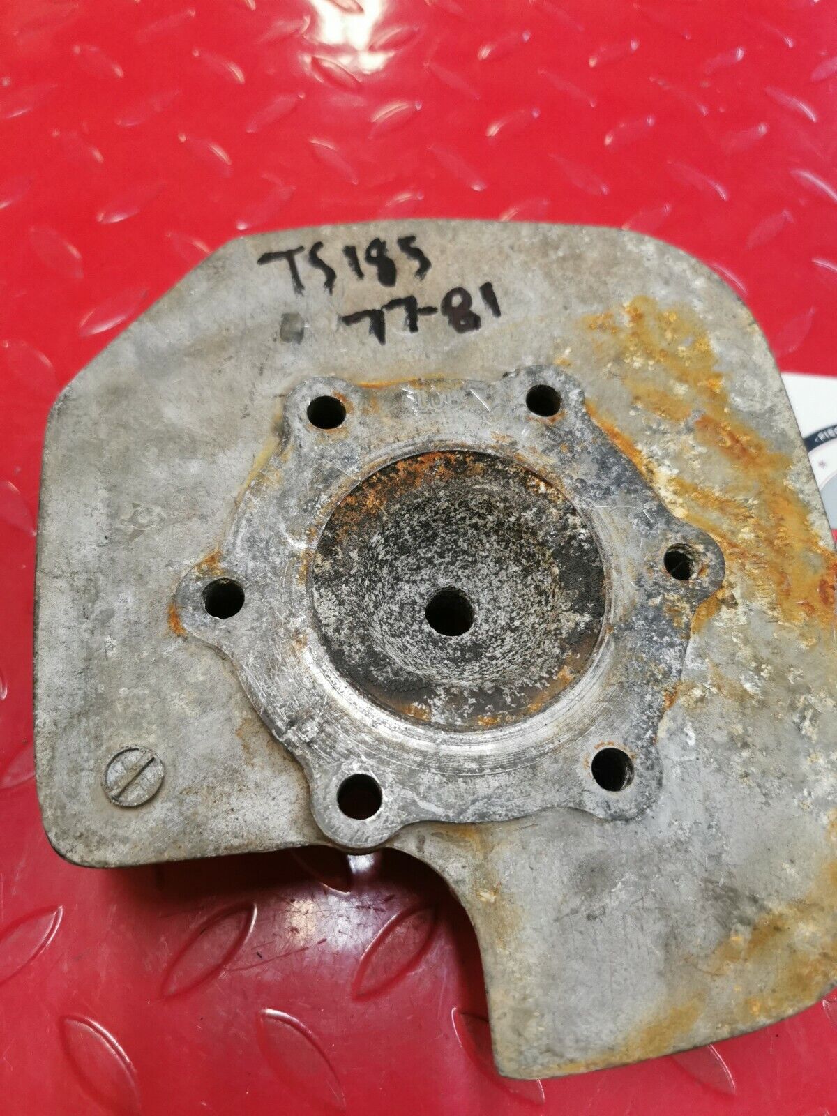 Suzuki TS185 1977 - 1981 cylinder head jug barrel cover T