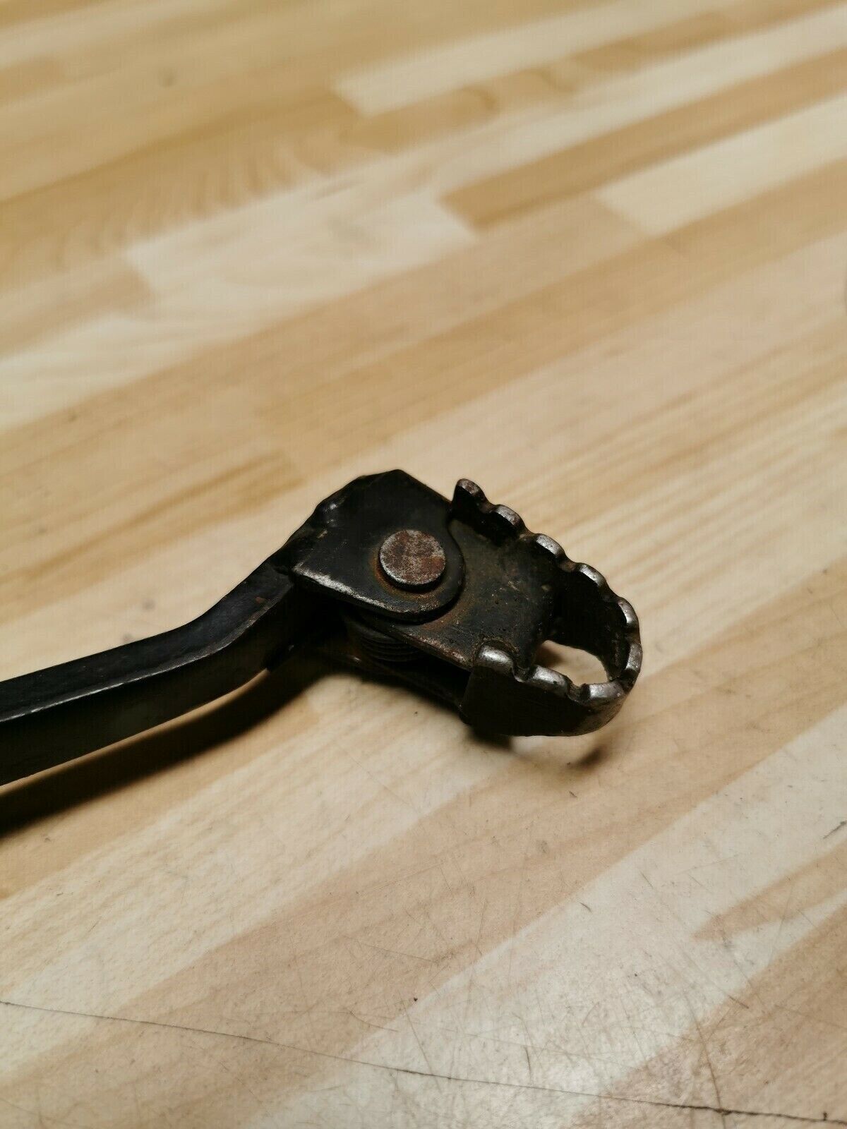 Suzuki DR350 1991 rear brake pedal lever arm