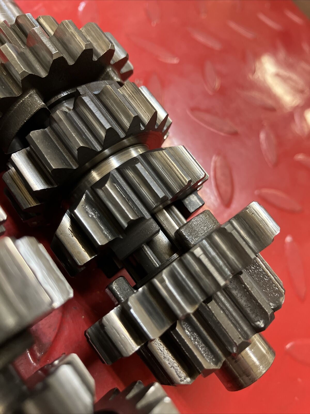 Suzuki RM125 1985 transmission mainshaft counterhsaft main counter shaft gear