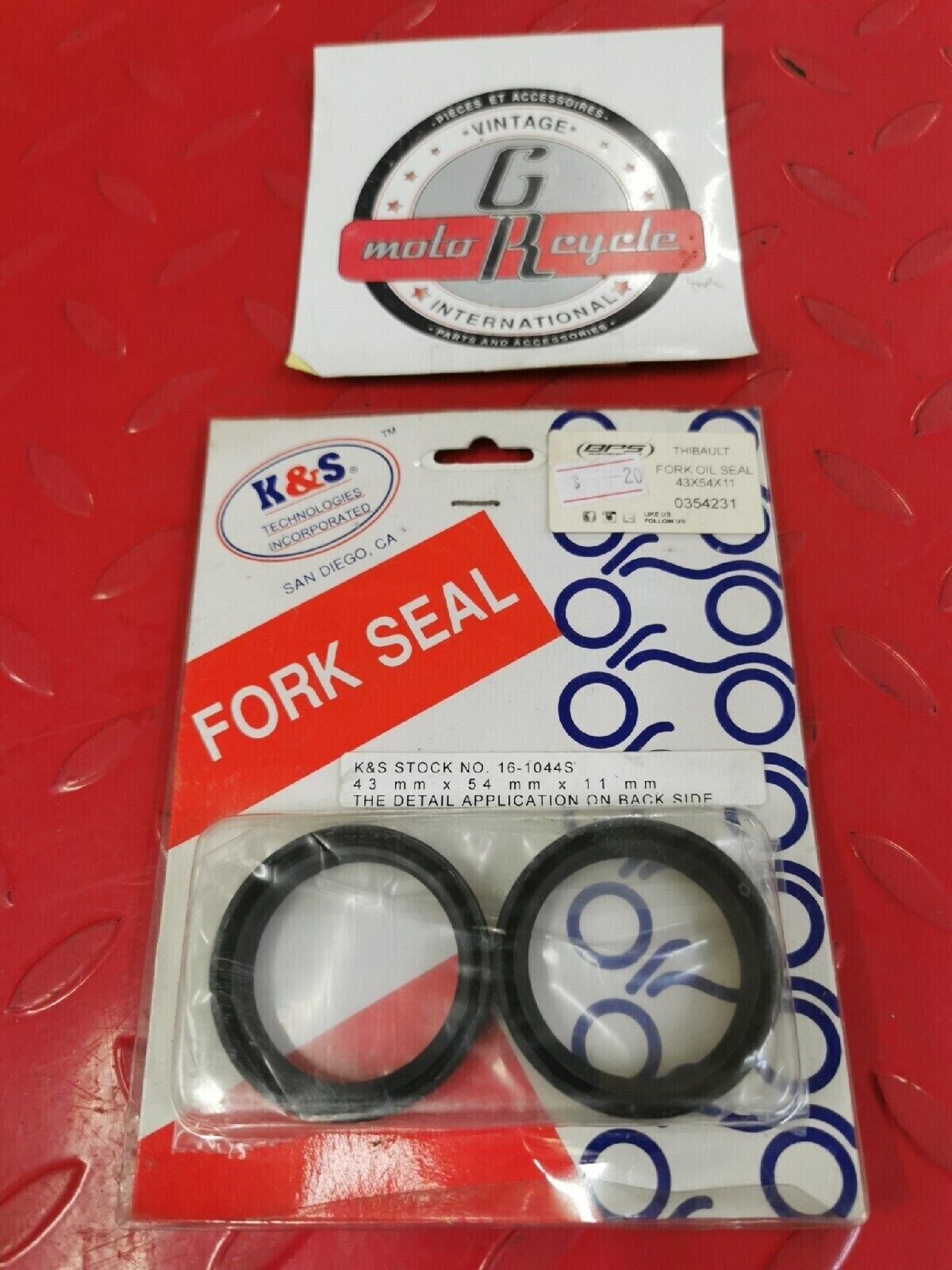 NOS K&S  CBR600 CB900 VFR800 RVT1000R Fork Oil Seal 43X54X11  16-1044S J13
