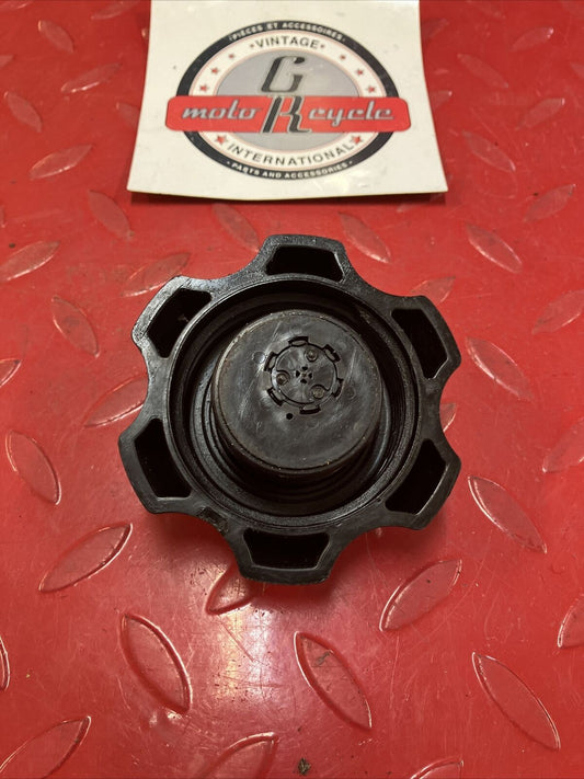 Honda XR200R 1996 fuel tank cas petrol reservoir cap