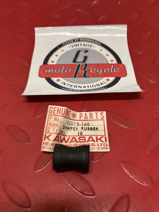 NOS KAWASAKI FOOTREST FOOTPEG DAMPER RUBBER 92075-140 K20