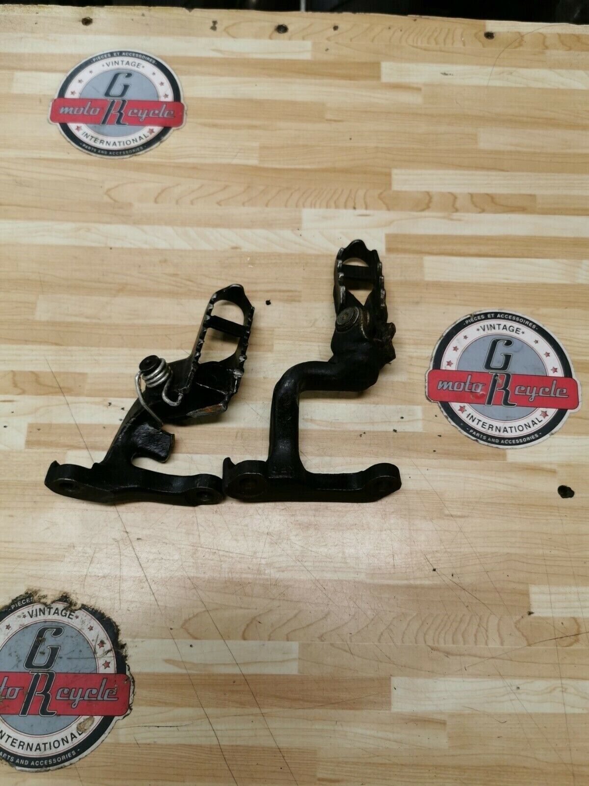Honda XR250R 1984 Footpeg footrest foot peg rest step XR200R 50610-KK0-000ZA