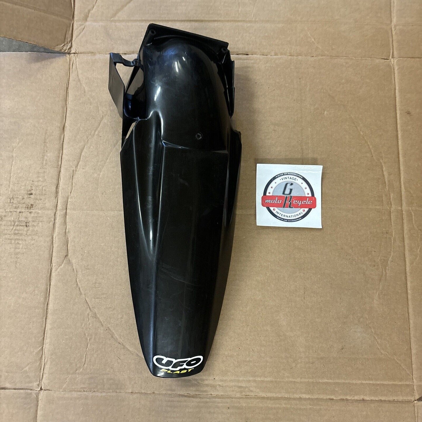 NOS UF0 PLAST REAR FENDER BLACK KT03042-001
