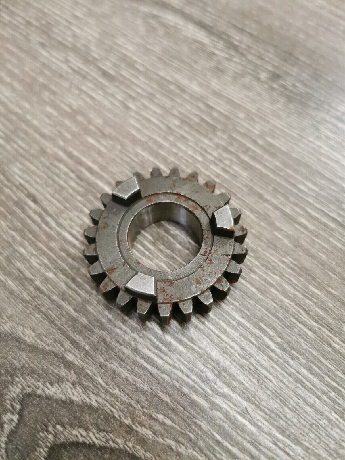 NOS YAMAHA YL1 1966 1967 GEAR 3RD PINION 132-17131-00-00 Y58