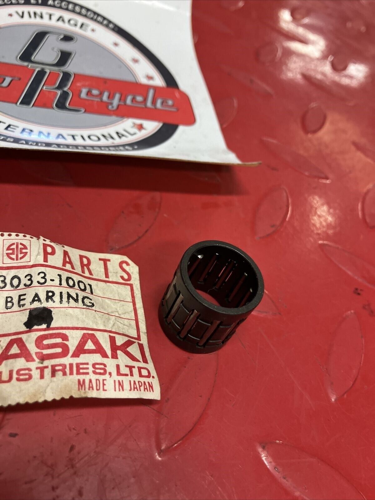 NOS KAWASAKI KX125 CONNECTING ROD PISTON PIN SMALL END BEARING 13033-1001 K17