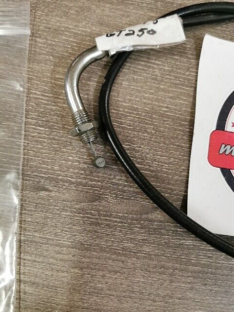 NOS SUZUKI GT250 1973 - 1975 CABLE ASSEMBLY THROTTLE 58300-18401  S35