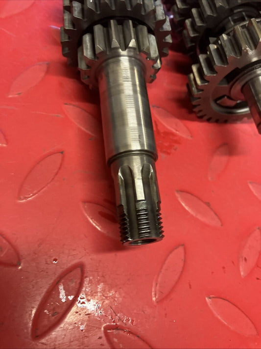 Suzuki RM125 1983 Transmission mainshaft countershaft gear shaft axle