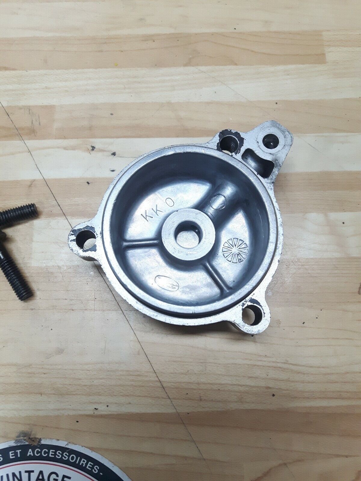 Honda XR200R 1984 oil filter right crankcase cover spring XR250R
