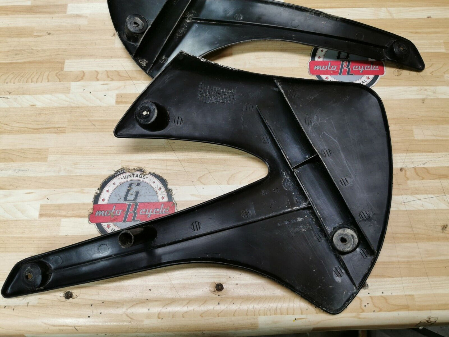 Kawasaki KX85 2004 fuel tank radiator shroud left right KX100 49089-1139-6W 3 G
