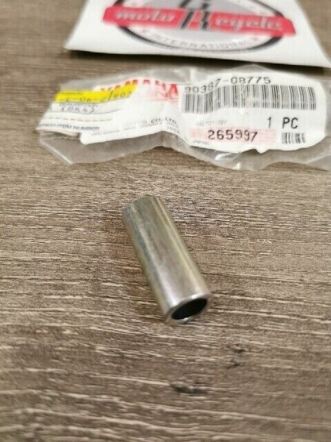 NOS YAMAHA SR540M VX600STU VX600V VX750S VX800W COLLAR 90387-08775-00 Y108