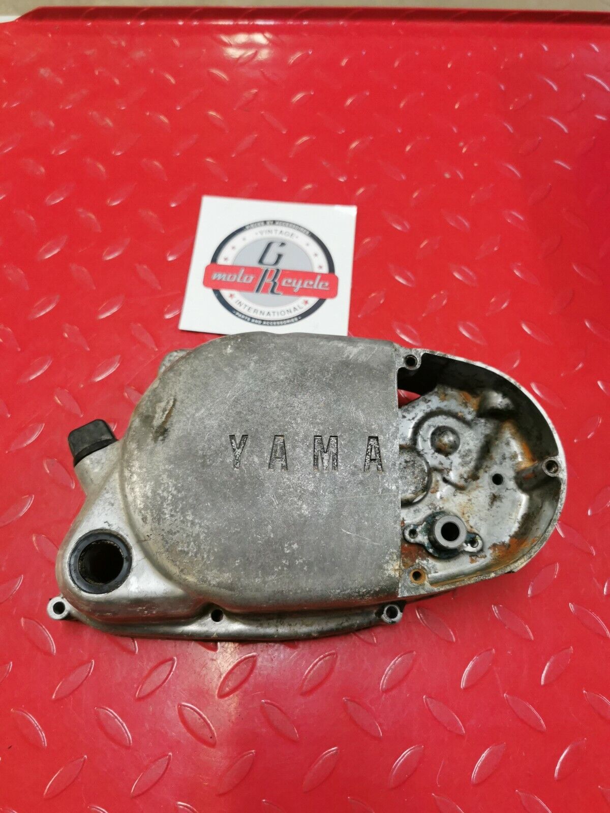 Yamaha DT125 1975 right crankcase clutch cover 1974 1976 AT2 AT3 CT2 CT3