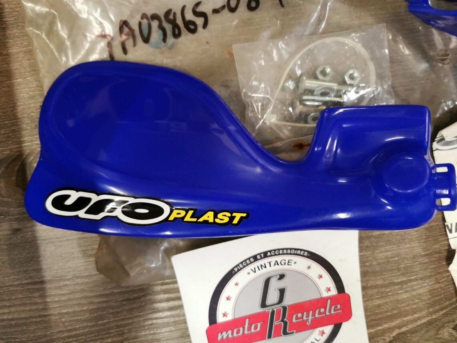 NOS UFO YKF250 2003 2004 BLUE HAND GUARDS YA03865-089 J43
