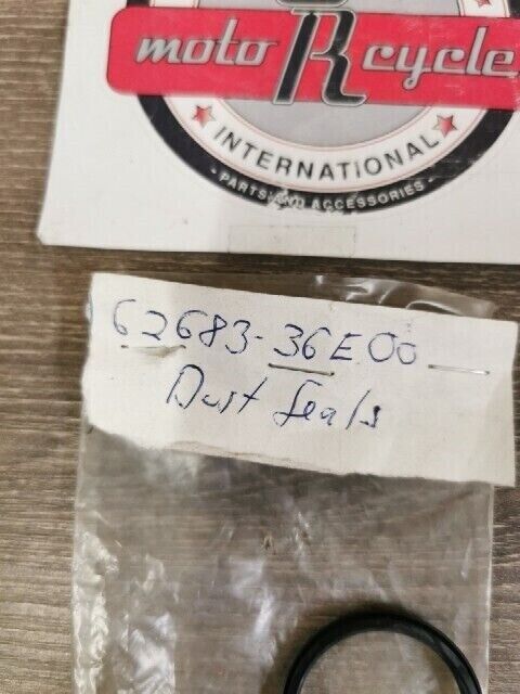 NOS SUZUKI RM250 RM125 1996 - 2000 CUSHION LEVER SEAL 62683-36E00 S52
