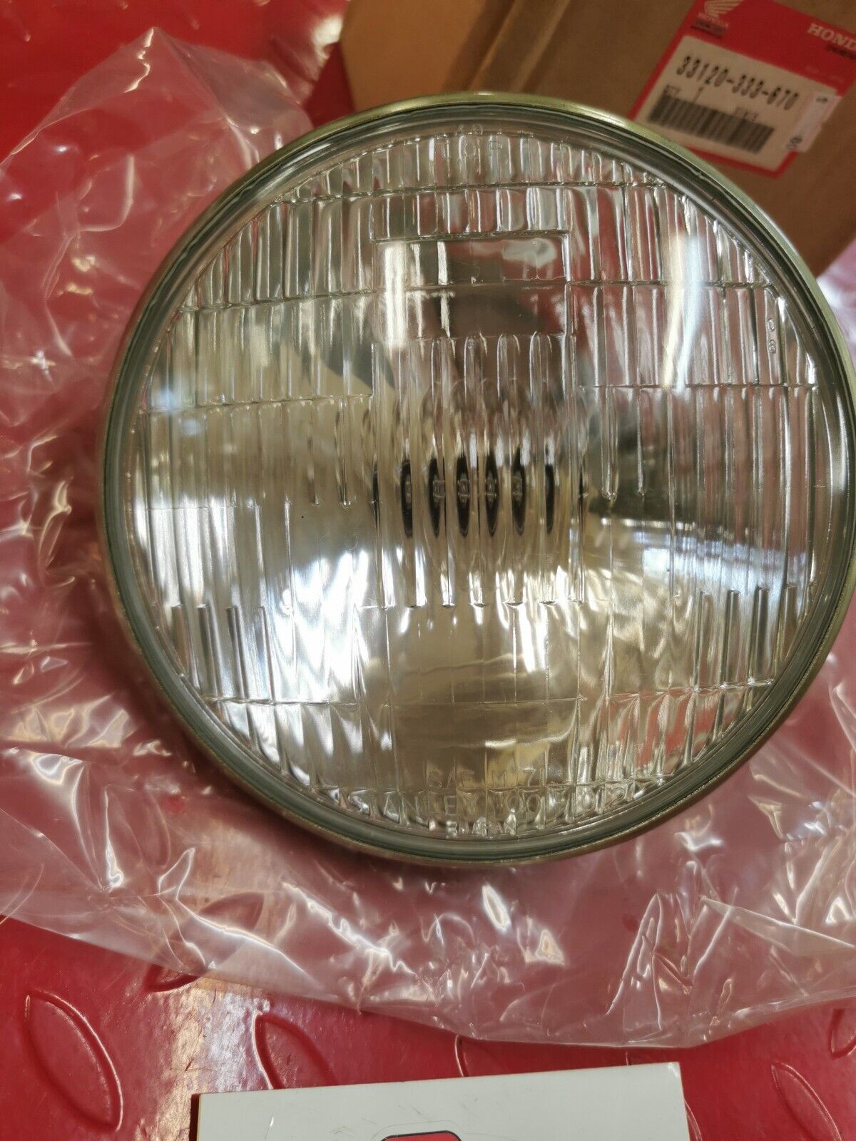 NOS Honda CM200 CM400 CM450E CB250 CB350 CB400 CB450 HEADLIGHT 33120-333-670 H13