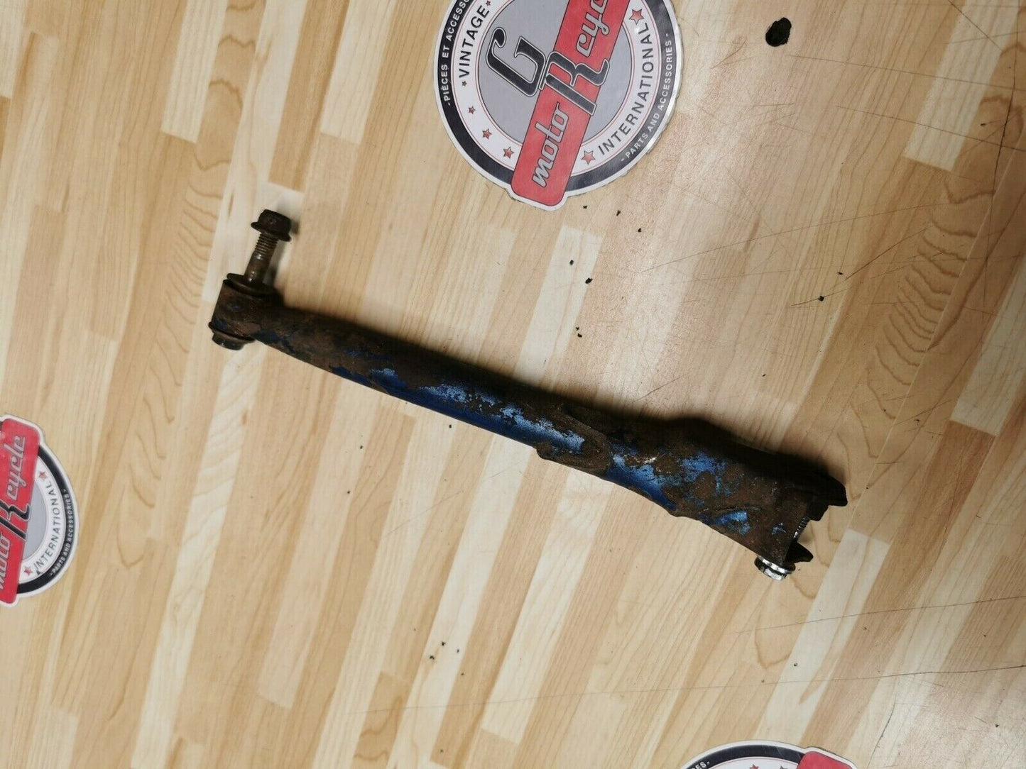 Suzuki RM125 1982 swingarm linkage cushion lever rod arm right